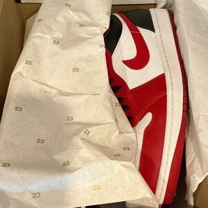 Air Jordan 1 Low 'Reverse Black Toe'